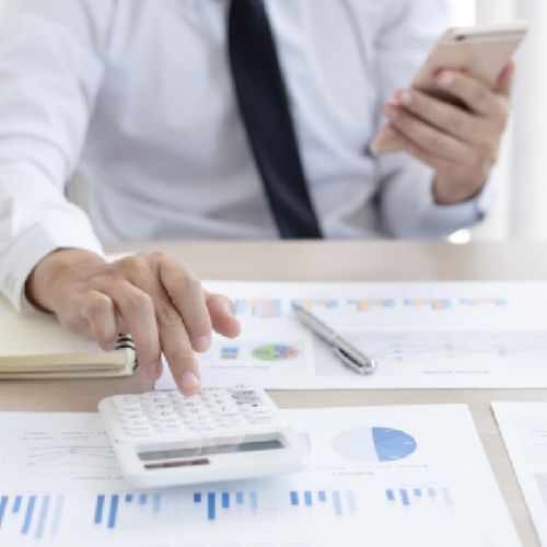Contador implementando las IFRS en su empresa