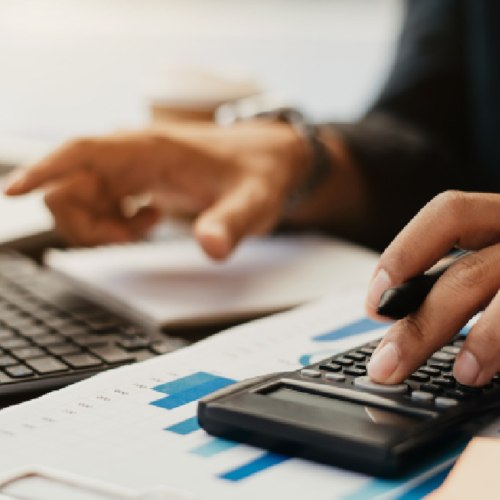 Contador aplicando las normas US GAAP en sus estados financieros