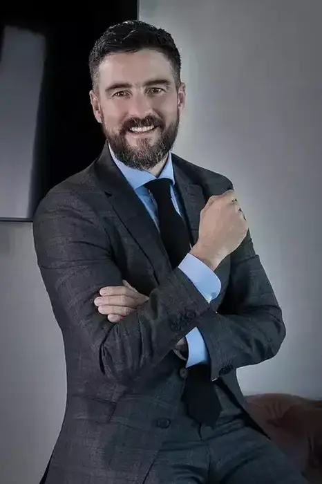 Luis avila r